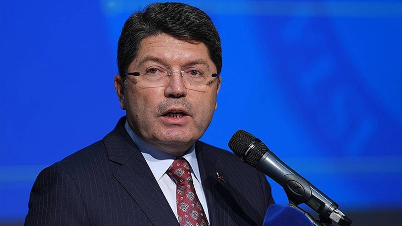 adalet bakani tunc yargi sistemini boyle ovdu bugun yolsuzluktan da teroristten de hesap soruluyor uNEQlANu