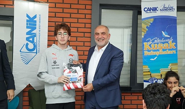 baskan sandikci genclerle bulustu AA3q86N4