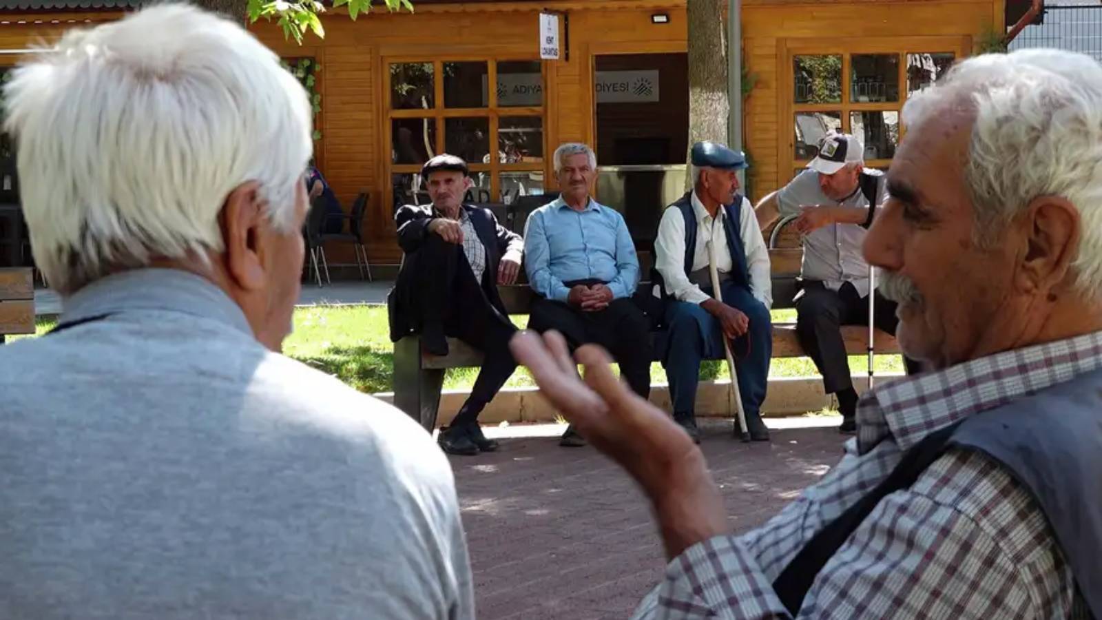 dusuk emekli ayligi ve hayat pahaliligi yasli yurttaslari iskura yoneltiyor yqUQqrD8.jpg