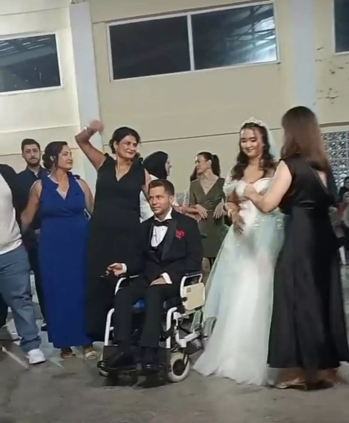 engelli omer ve lise aski dilara evlendi CSYgXH8q