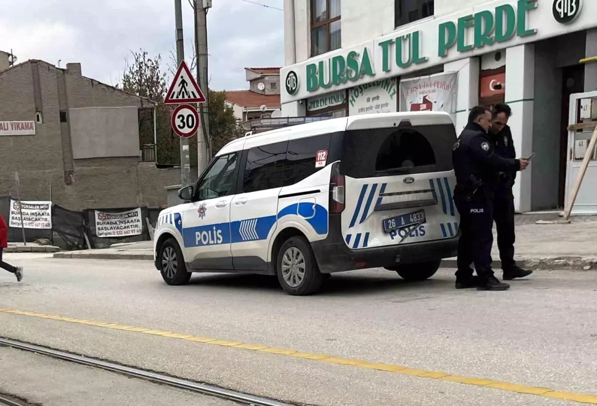 eskisehirde polis araclarina carpan motosiklet hizla kacti HgrTB2OC.jpg
