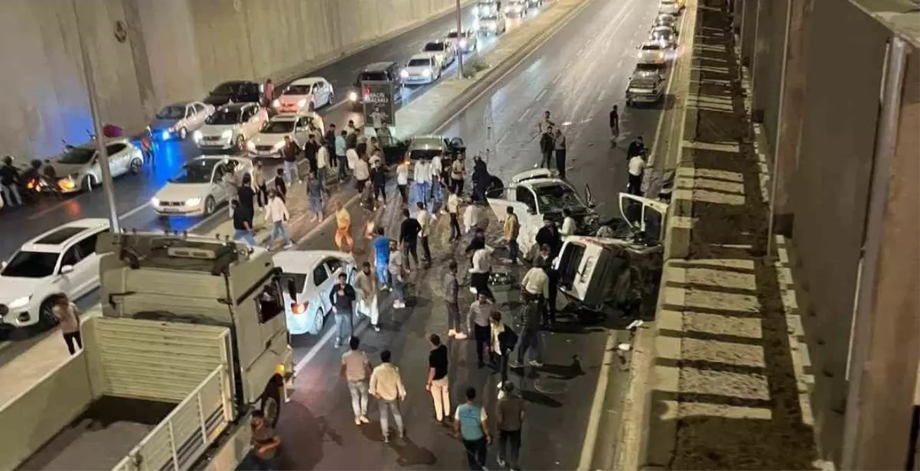 sanliurfada zincirleme kaza 1 olu 4 yarali 5U9nqZVy