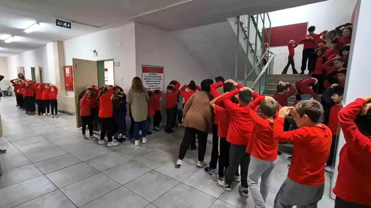 tekirdagda deprem tatbikati basariyla gerceklestirildi blZej14Y.jpg