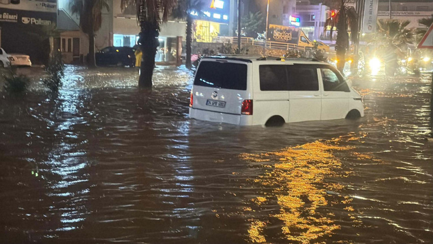 Bodrum ve Milas’ta okullar fırtına ve sağanak nedeniyle tatil edildi - Resim : 1