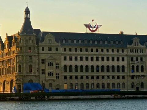 Haydarpaşa’da iskeleler kalktı, tarihi cephe gün yüzüne çıktı